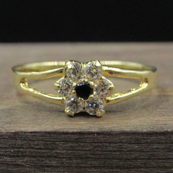 Jewelry - Size 6.25 14K Gold Floral Cubic Zirconia Gem Ring
